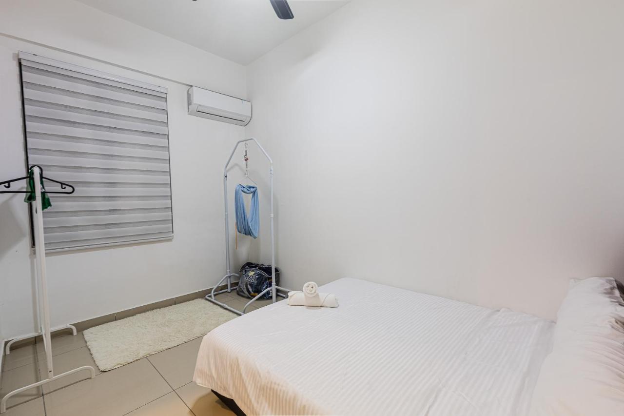 Desaru Babyfriendly Homestay Екстер'єр фото
