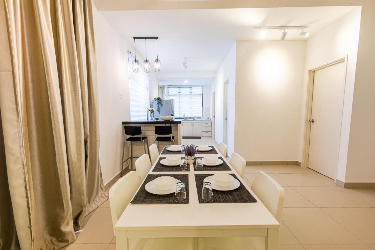 Desaru Babyfriendly Homestay Екстер'єр фото