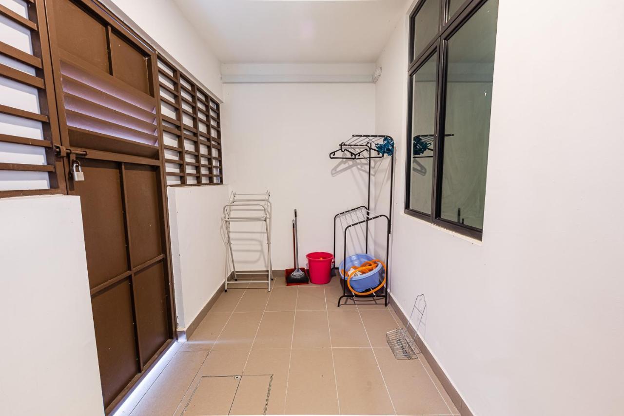 Desaru Babyfriendly Homestay Екстер'єр фото