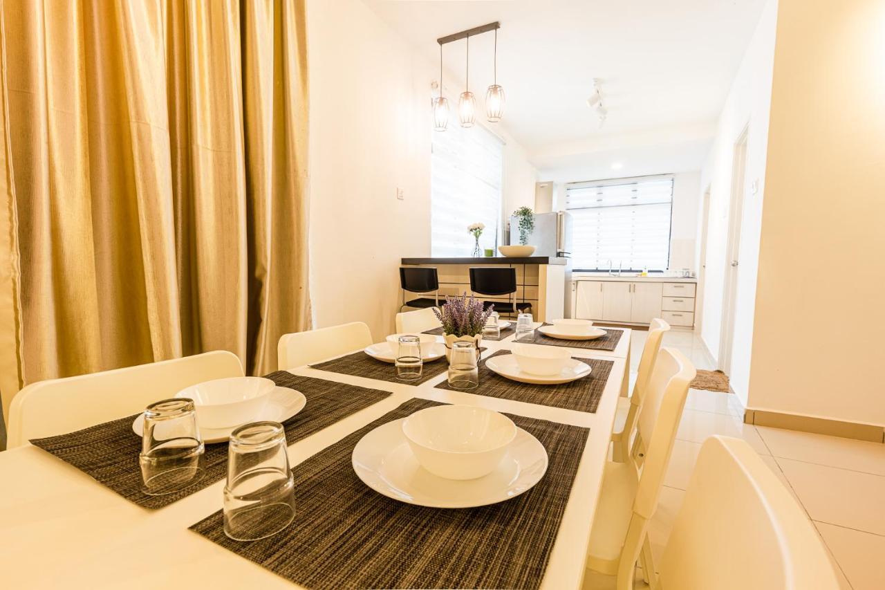 Desaru Babyfriendly Homestay Екстер'єр фото