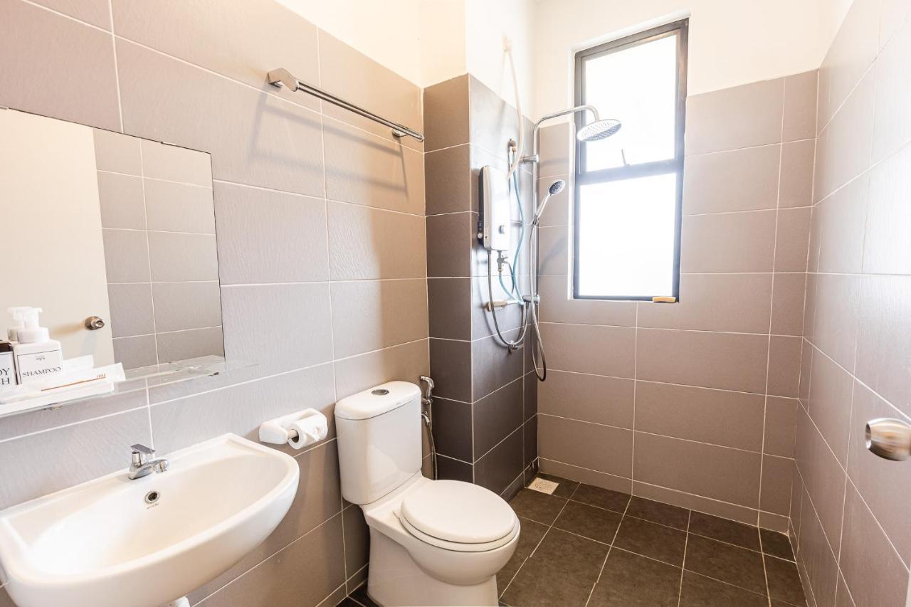 Desaru Babyfriendly Homestay Екстер'єр фото