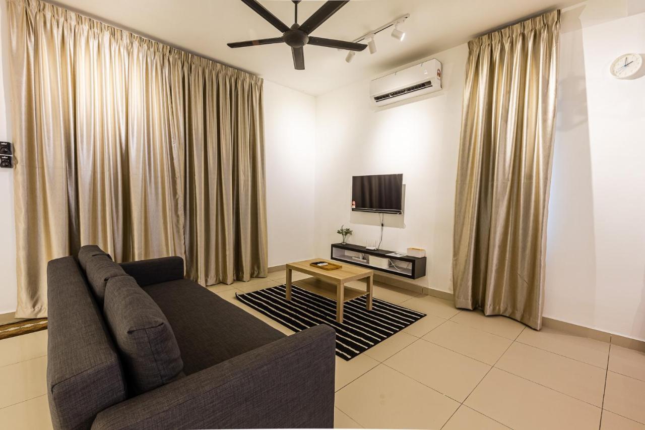 Desaru Babyfriendly Homestay Екстер'єр фото