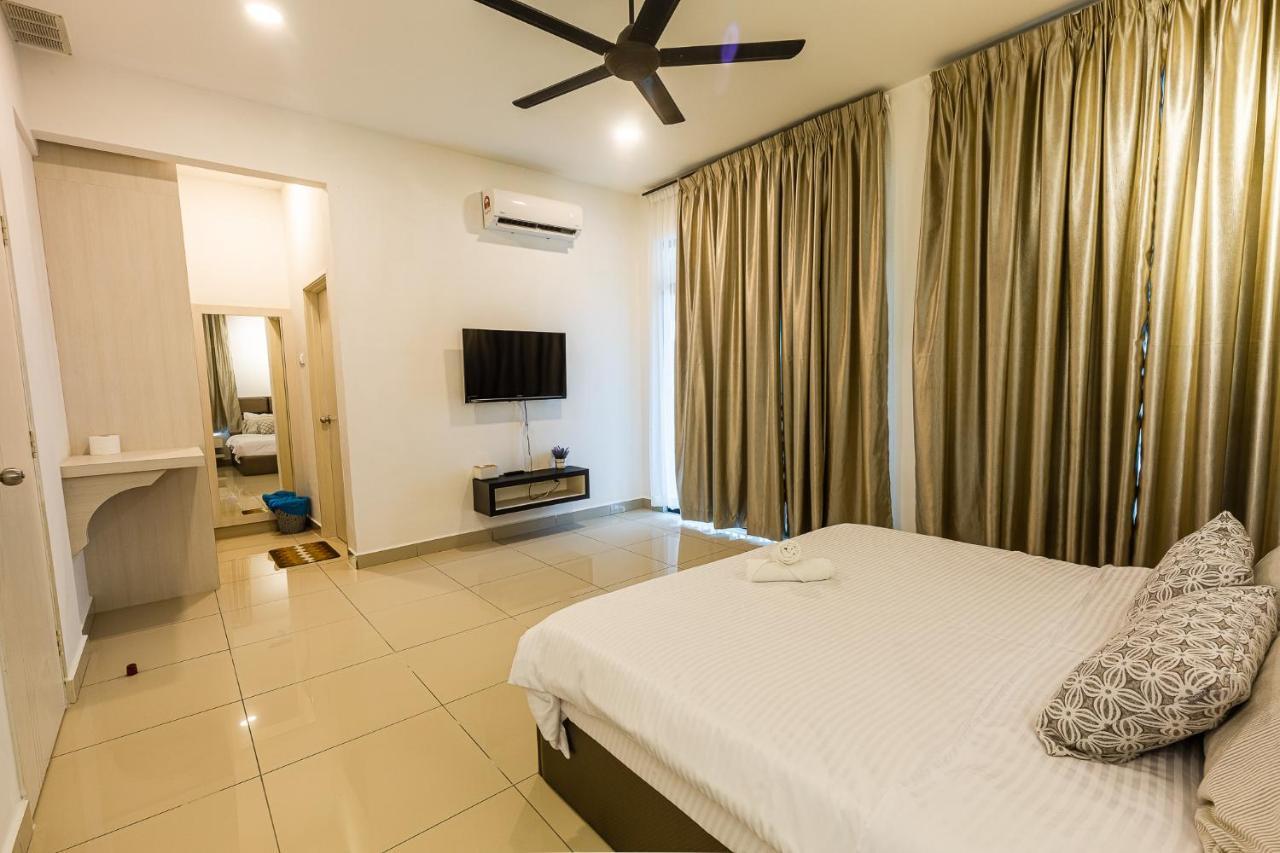 Desaru Babyfriendly Homestay Екстер'єр фото